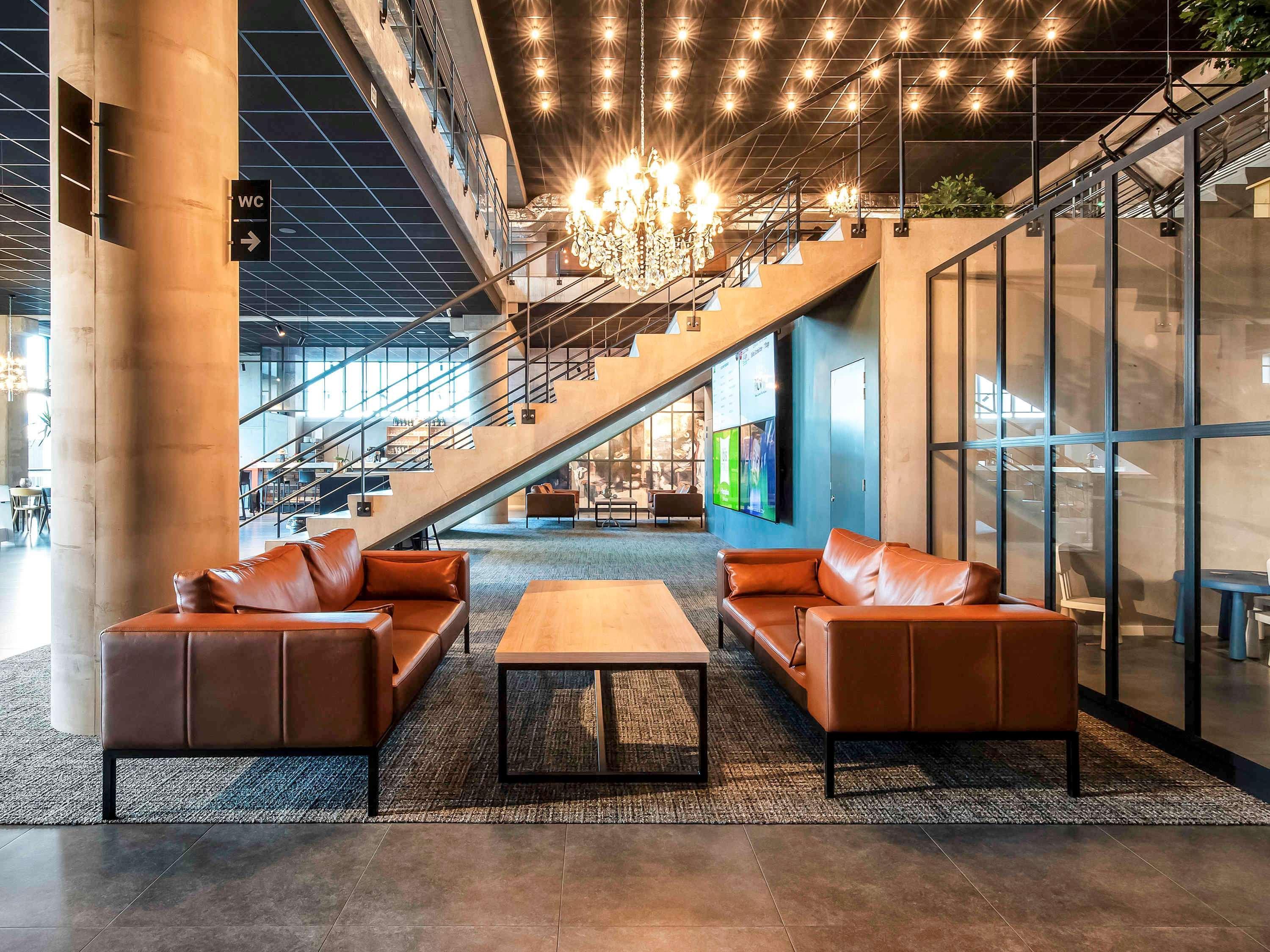 Ibis Styles นามูร์ ภายนอก รูปภาพ
